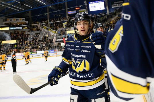 HV71s Radan Lenc jublar efer 1-0