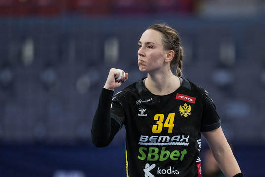 Tatjana Bronovic of Montenegro celebrates