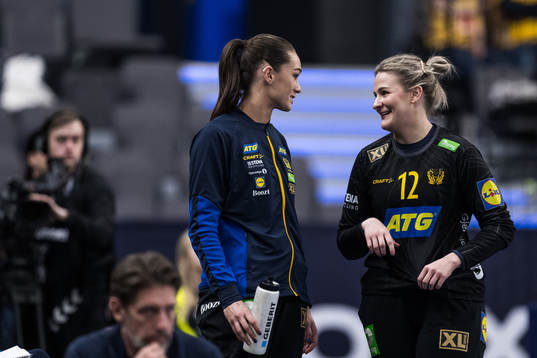 Goalkeeper Evelina Eriksson and goalkeeper Irma Schjött of