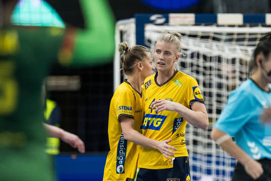 Nathalie Hagman and Daniela de Jong of Sweden celebrate