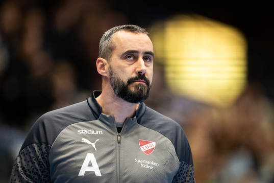 Lugis tränare Nemanja Milosevic deppar
