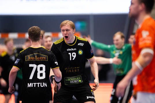 Sävehofs Tryggvi Thorisson och Oli Mittun jublar