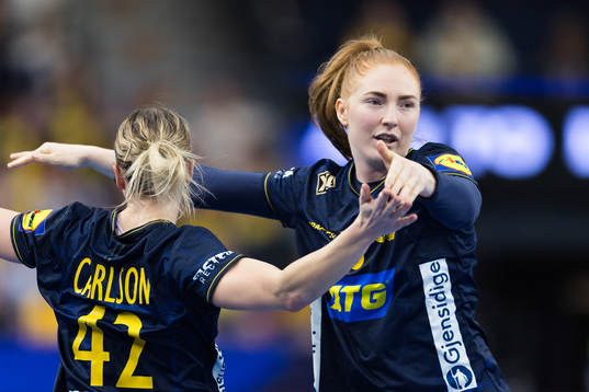 Jenny Carlson and Sofia Hvenfelt of Sweden celebrating