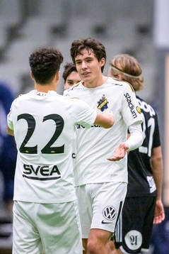 AIKs Linus Järeteg jublar