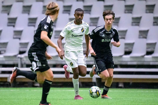 AIKs Robel Yonas och Rosenborgs Eirik Myrvågnes