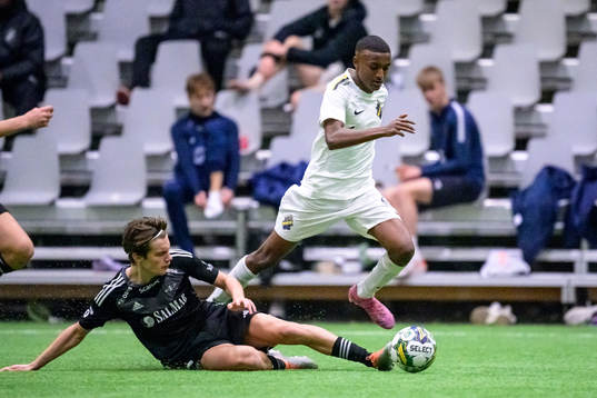 Rosenborgs Eirik Myrvågnes och AIKs Robel Yonas