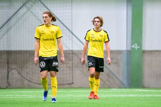 Mjällbys Benjamin Alija och Liam Svensson deppar