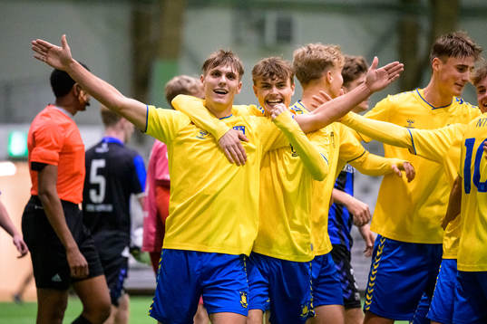Bröndbys Lukas Larsen jublar