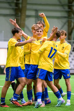 Bröndbys Lukas Larsen jublar