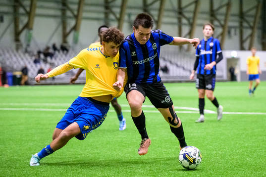 Bröndbys André Escobar och Odenses Sebastian Mørk