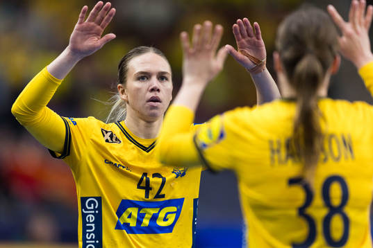 Jenny Carlson and Elin Hansson of Sweden celebrates