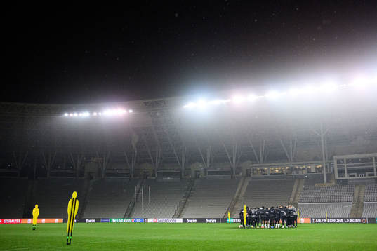 The players gather