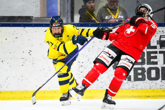 Sveriges Lova Blom och Schweizs Nicole Vallario