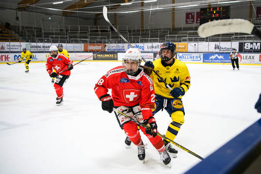 Schweizs Alina Marti och Sveriges Mira Jungåker
