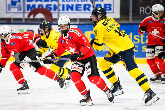 Schweizs Lara Stalder Sveriges Sara Hjalmarsson