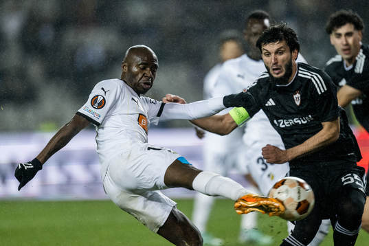 Edward Chilufya of Häcken and Badavi Huseynov of Qarabag