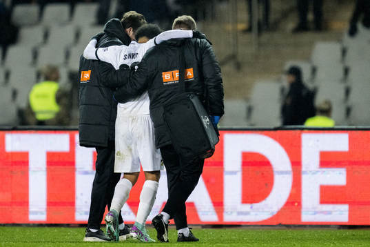 Momodou Lamin Sonko of Häcken receives medical treatment