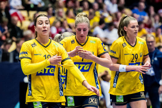 Anna Lagerquist, Linn Blohm, and Kristin Thorleifsdottir of