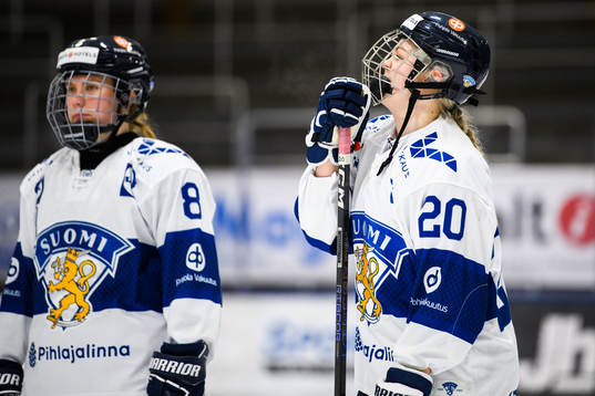Finlands Eve Savander och Finlands Anna-Kaisa Antti-Roikko