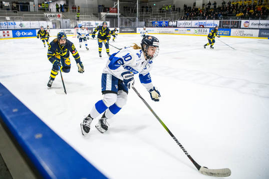 Finlands målvakt Sanni Ahola