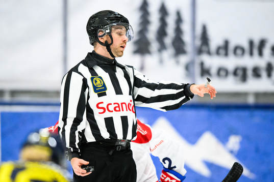 Linjedomare Simon Lindberg