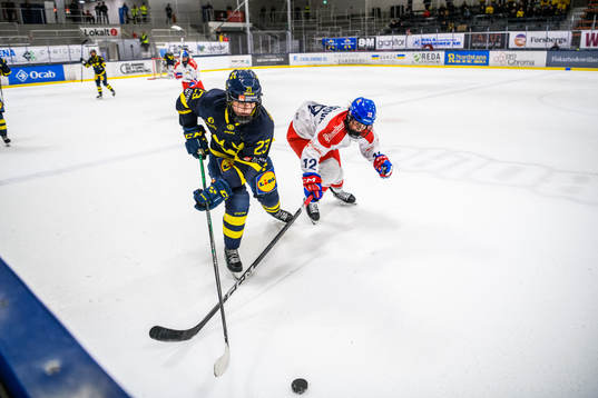 Sveriges Thea Johansson och Tjeckiens Klara Hymlarova