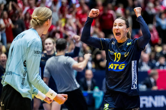 Anna Lagerquist of Sweden celebrates