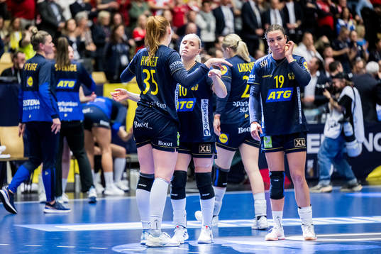 Sofia Hvenfelt and Mathilda Lundström of Sweden look
