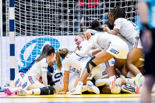 Players of France celebrate