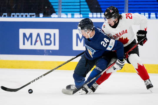 Aleksanteri Kaskimaki of Finland and Brayden Yager of Canada
