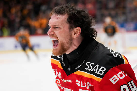 Luleås Brendan Shinnimin reagerar
