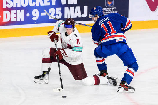 Dans Locmelis of Latvia and Oliver Moore of USA