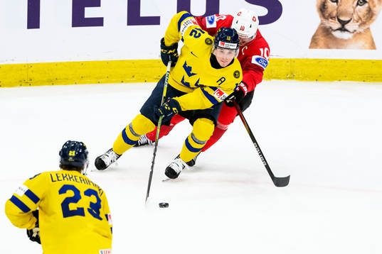 Noah Östlund of Sweden and Jonas Taibel of Switzerland