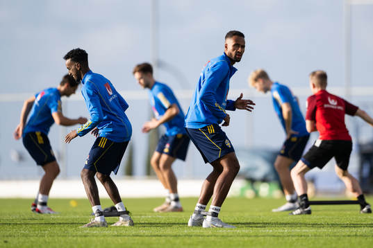 Taha Ali and Isaac Kiese Thelin of the Swedish men's