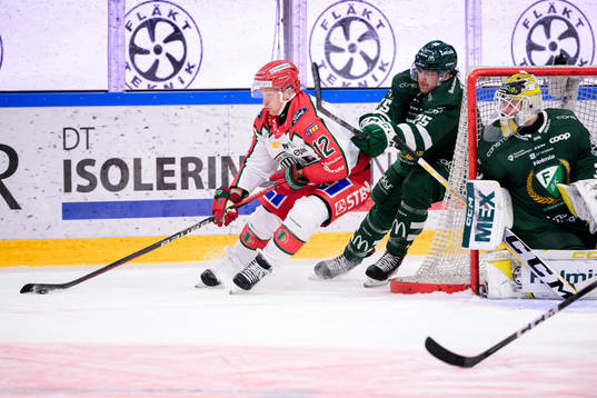 Frölundas Max Friberg och Färjestads Jeremy Salvas