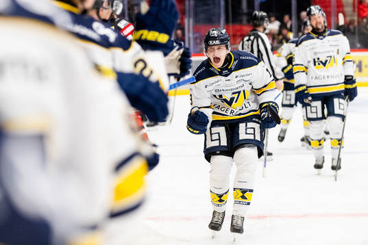 HV71s Henrik Borgström jublar