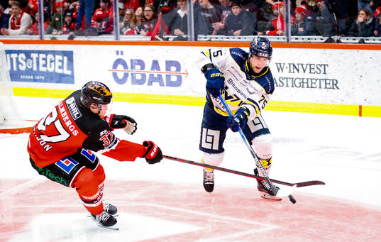 Örebros Glenn Gustafsson och HV71s Radan Lenc
