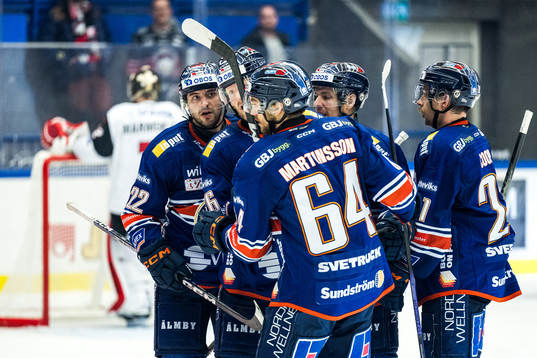 Växjös Eric Martinsson jublar