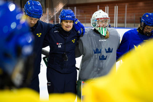 Head coach Andreas Karlsson of Sweden at a practice session