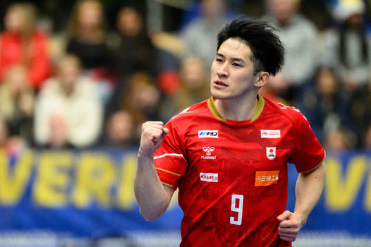 Naoki Sugioka of Japan celebrates