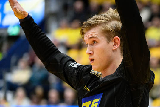 Goalkeeper Tobias Thulin of Sweden