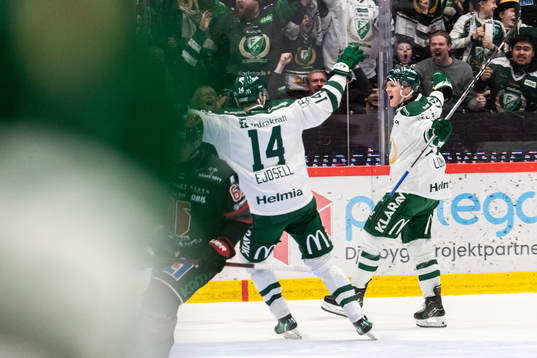 Färjestads Patrik Lundh jublar