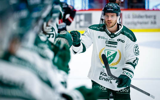 Färjestads Joel Kellman gör 3-5 och jublar