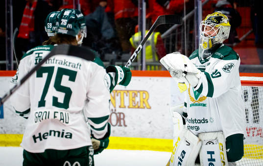 Jubel hos Färjestads målvakt Tobias Normann