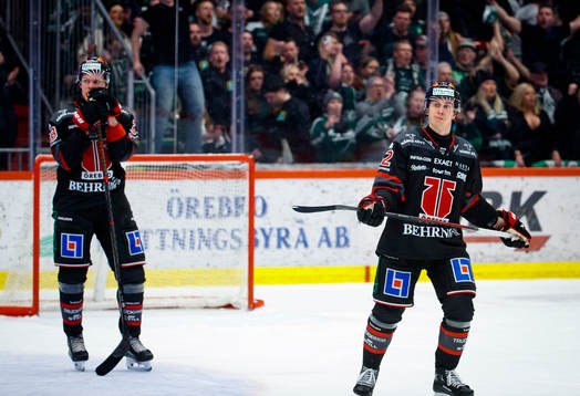 Örebros Robert Leino och Christopher Mastomäki deppar