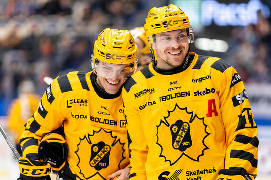 Skellefteås Andreas Johnson och Pär Lindholm jublar