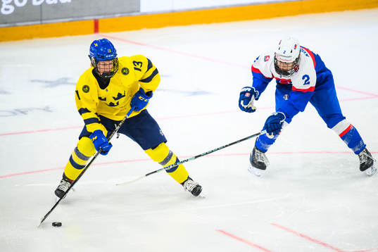 Mira Hallin of Sweden and Bianka Kostkova of Slovakia
