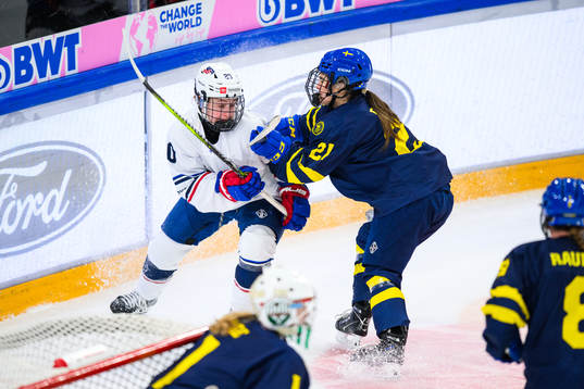 Macy Rasmussen of USA and Emma Rehn of Sweden