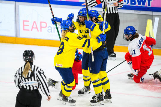 Isabelle Leijonhielm of Sweden celebrates