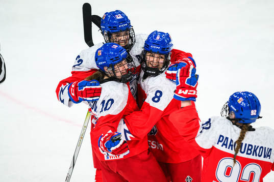 Adela Sapovalivova of Czechia celebrates